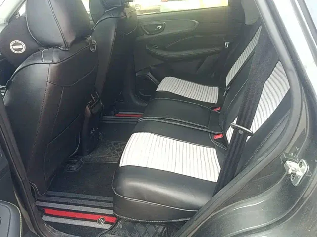 Roewe RX5 — Фото автомобиля 16