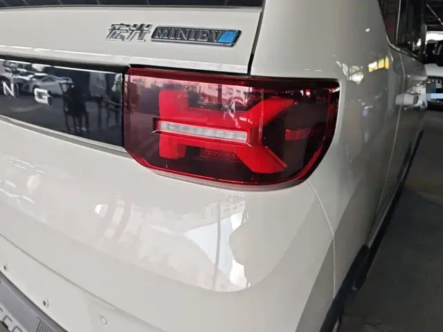 Wuling Hongguang Mini EV — Фото автомобиля 7