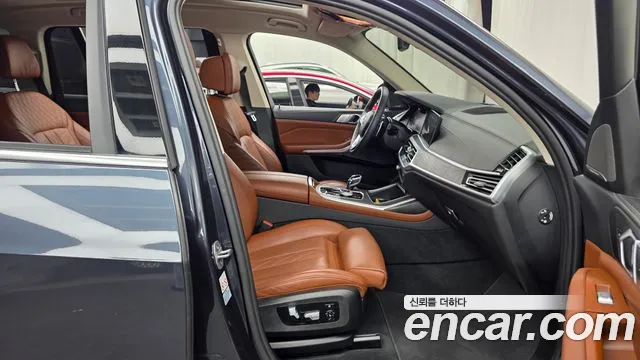 BMW X7 — Фото автомобиля 11