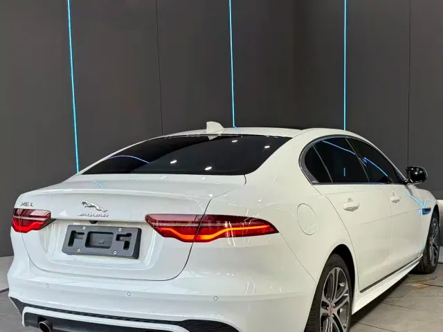 Jaguar XEL — Фото автомобиля 6