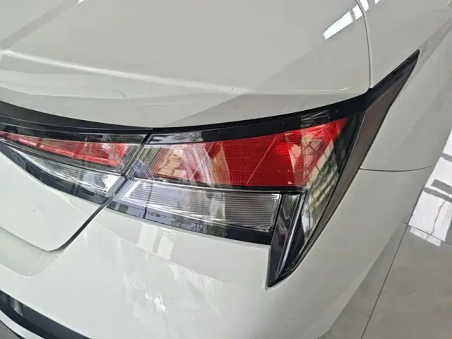 Hyundai Elantra — Фото автомобиля 7