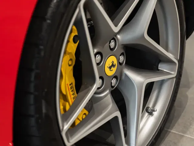 Ferrari Ferrari F8 2020 Spider 3.9T V8 — Фото автомобиля 18