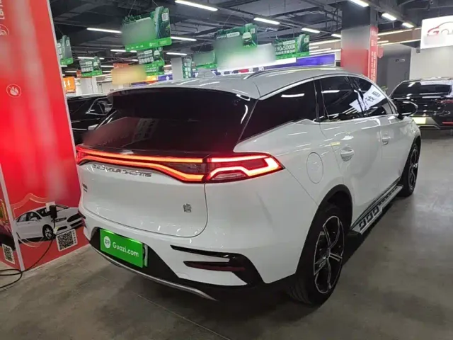 BYD Tang — Фото автомобиля 6