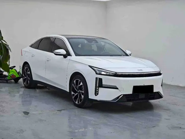 Geely Galaxy L6 — Фото автомобиля 3