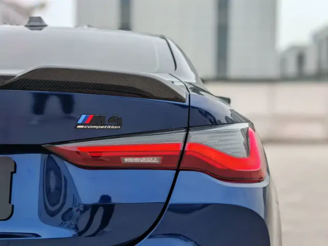 BMW M4 — Фото автомобиля 11