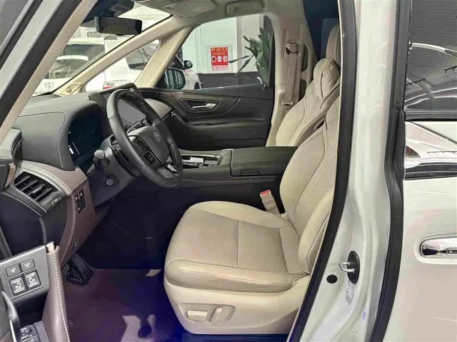 Toyota Alphard — Фото автомобиля 8