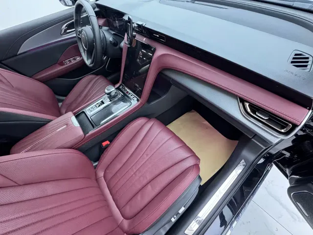 Hongqi H5 — Фото автомобиля 12
