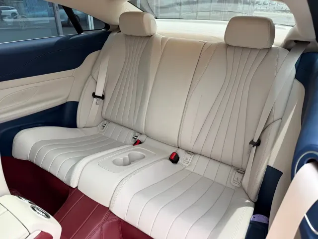 Mercedes-Benz E-Class — Фото автомобиля 8