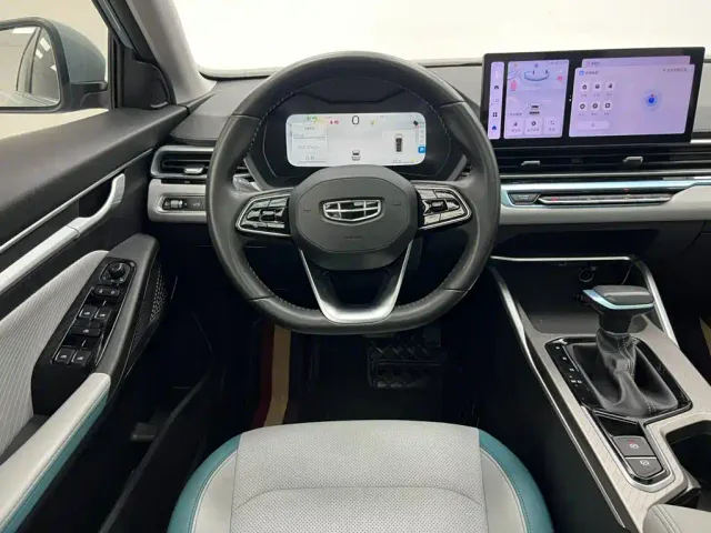 Geely Emgrand — Фото автомобиля 17