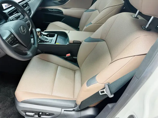 Lexus ES — Фото автомобиля 11
