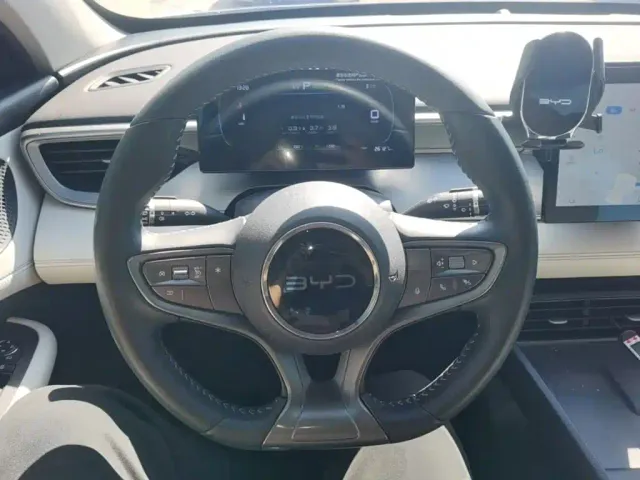 BYD Seal 05 DM-i — Фото автомобиля 10