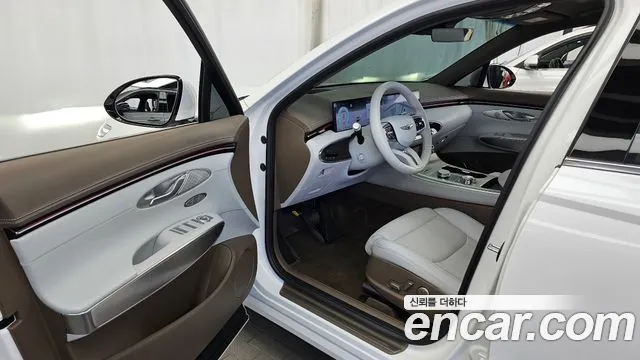 Genesis GV70 — Фото автомобиля 15