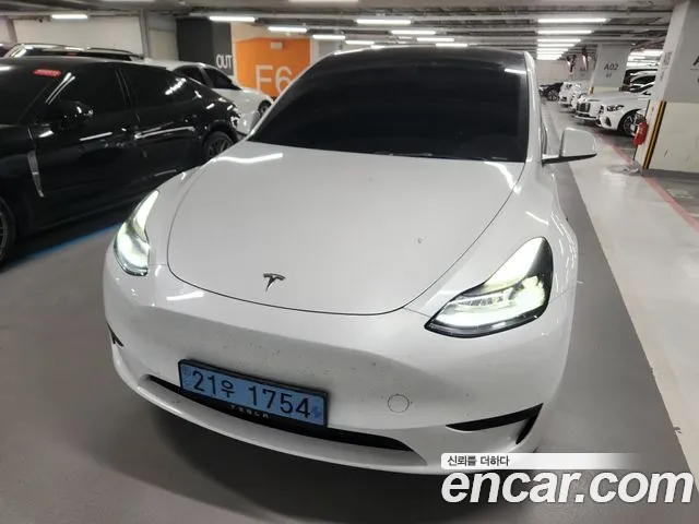 Фотография автомобиля — Tesla Model Y