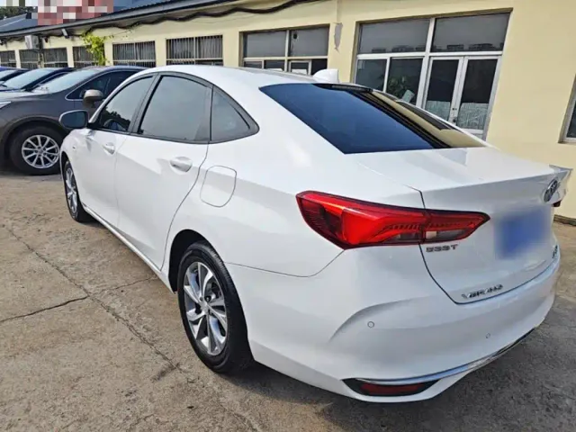 Buick Verano — Фото автомобиля 4