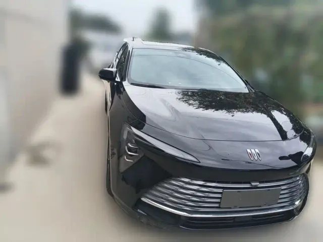 Buick LaCrosse — Фото автомобиля 3