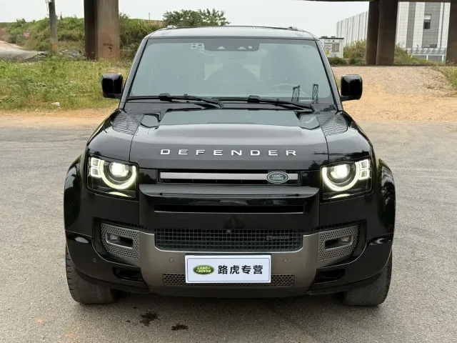 Land Rover Defender — Фото автомобиля 2