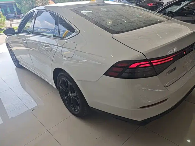 Honda Accord — Фото автомобиля 4