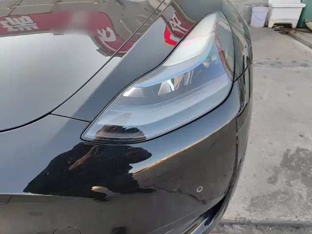 Tesla Model Y — Фото автомобиля 23