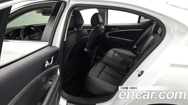 Genesis G70 Новый G70 Бензин 3.3T 4WD — Фото автомобиля 10