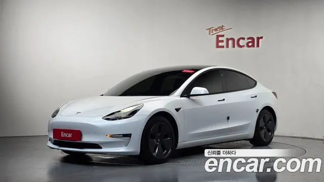 Фотография автомобиля — Tesla Model 3