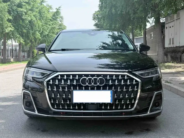 Audi A8 — Фото автомобиля 3