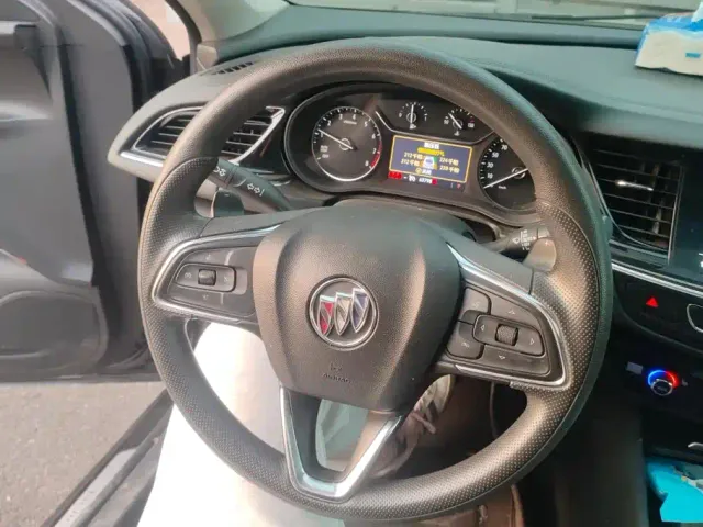 Buick Regal — Фото автомобиля 15