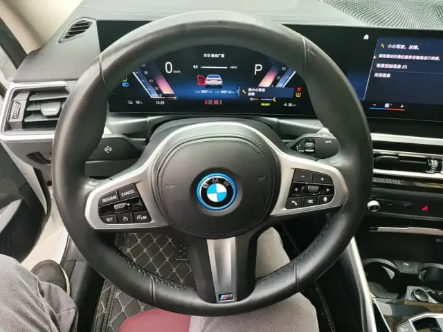 BMW i3 — Фото автомобиля 10