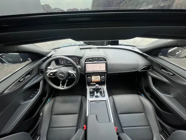 Jaguar XEL — Фото автомобиля 5
