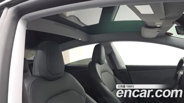 Tesla Model 3 — Фото автомобиля 19