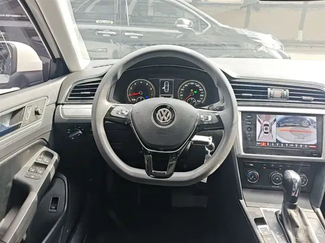 Volkswagen Lamando — Фото автомобиля 10