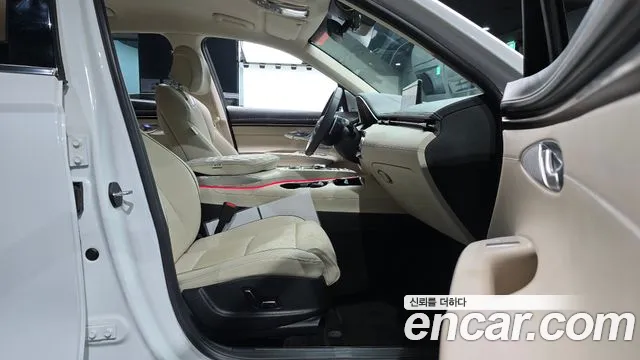 Genesis GV70 — Фото автомобиля 16