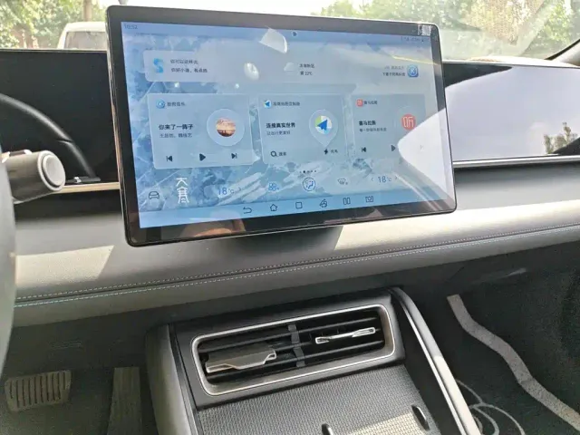 BYD Qin L — Фото автомобиля 14