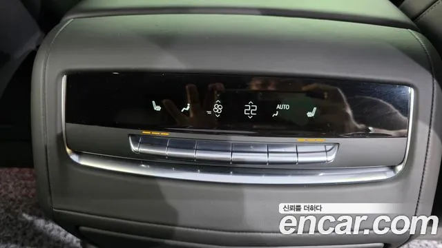 Cadillac Escalade Generation 5 — Фото автомобиля 19