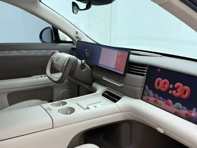 IM Motors LS6 — Фото автомобиля 15