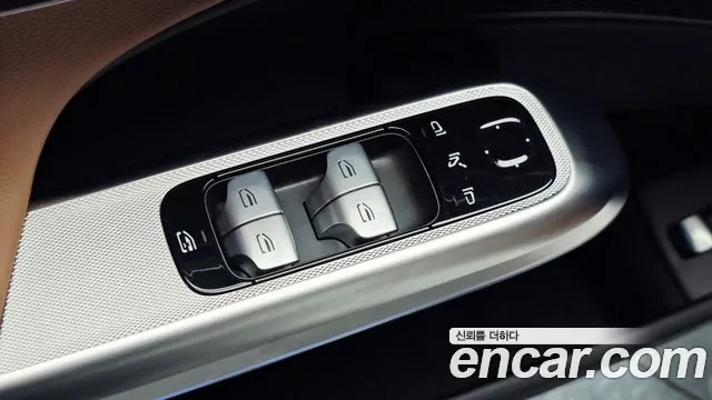 Mercedes-Benz E-Class — Фото автомобиля 15