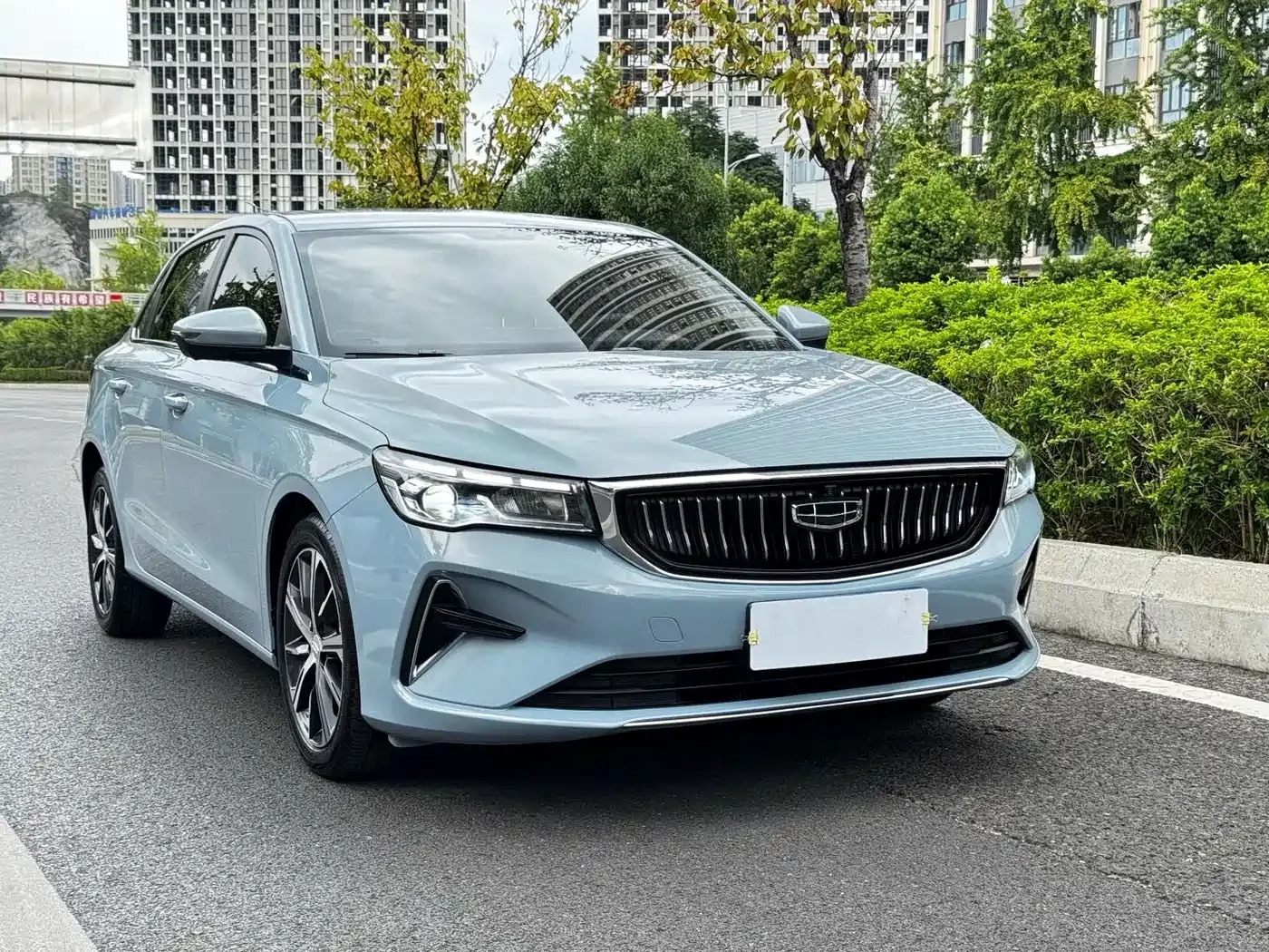 Geely Emgrand 2023 4th Generation Champion Edition 1.5L CVT Premium — Фото автомобиля 3