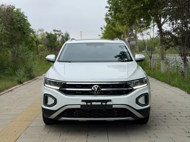 Volkswagen T-Roc — Фото автомобиля 2