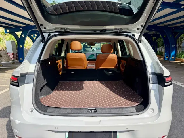 Leapmotor C10 — Фото автомобиля 10