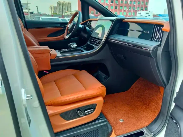 GAC Trumpchi Xiangwang M8 — Фото автомобиля 12