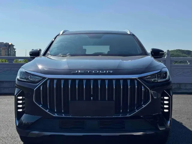 Jetour X70 Plus — Фото автомобиля 2