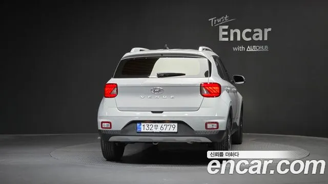Hyundai Venue — Фото автомобиля 4