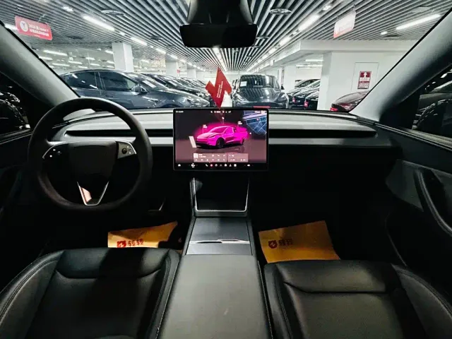 Tesla Model Y — Фото автомобиля 7
