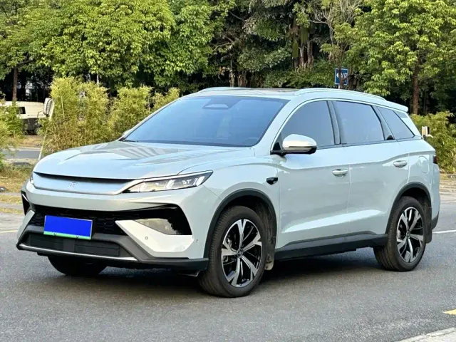 Фотография автомобиля — BYD Song Pro
