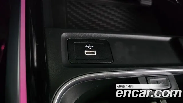 Mercedes-Benz GLB-Class — Фото автомобиля 13