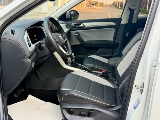 Volkswagen T-Roc — Фото автомобиля 3