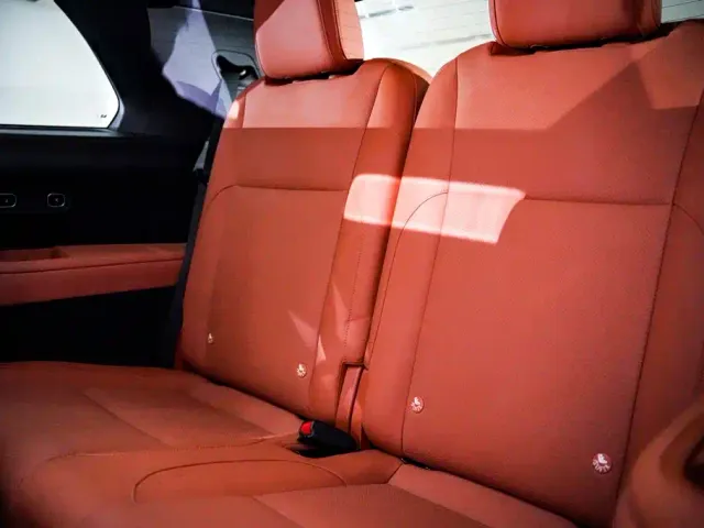 Li Auto L8 — Фото автомобиля 20