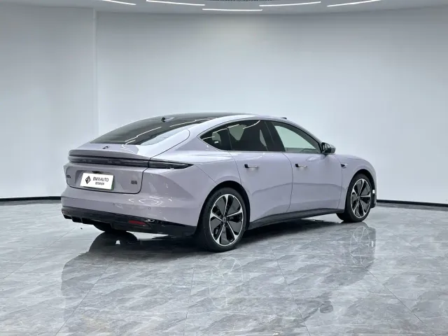 Nio ET5 — Фото автомобиля 5
