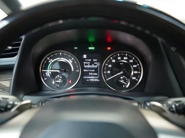 Lexus LM — Фото автомобиля 11