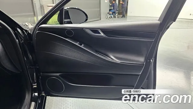 Genesis G80 Бензин 3.5 турбо AWD — Фото автомобиля 24