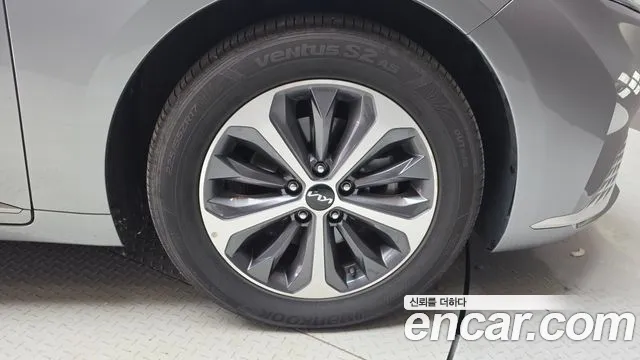 Kia K8 Hybrid — Фото автомобиля 6